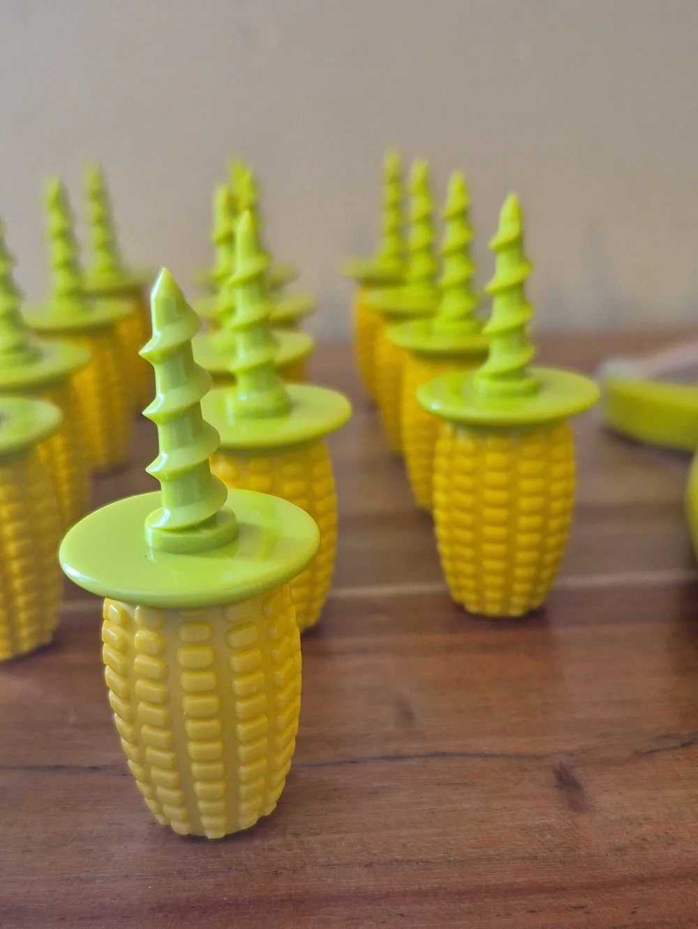 9 Sets of Screw On Corn Holders (18) & Corn Peeler